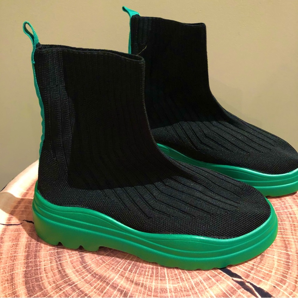 🖤💚 Knitted Booties - Green